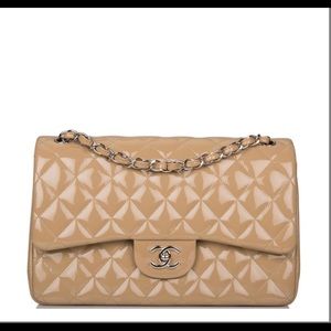 Chanel Quilted Jumbo Classic. Beige.